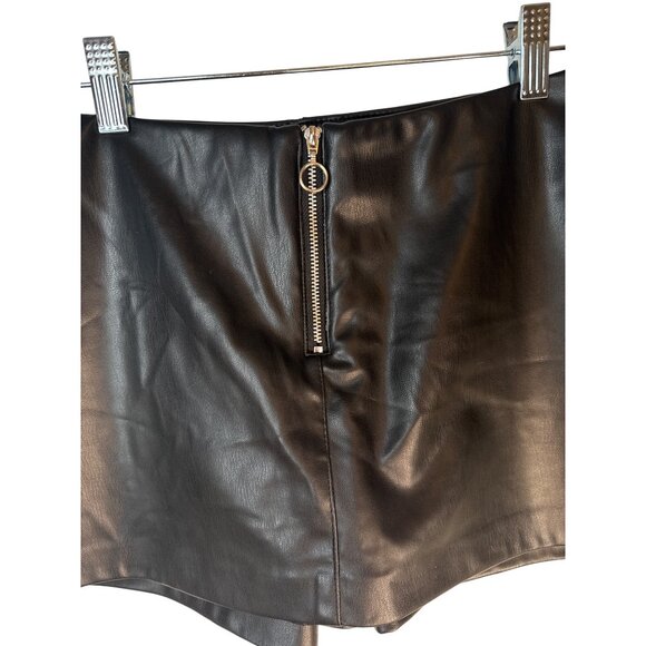 2/$30 ZARA Medium Faux Leather Black Skort - Picture 6 of 9